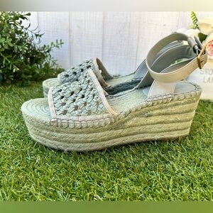 TORY BURCH Stylish Woven Platform Sandals -  Espadrille Sz 7
Color: Blue Celadon